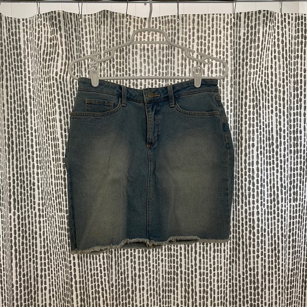 a.n.a distressed jean skirt
